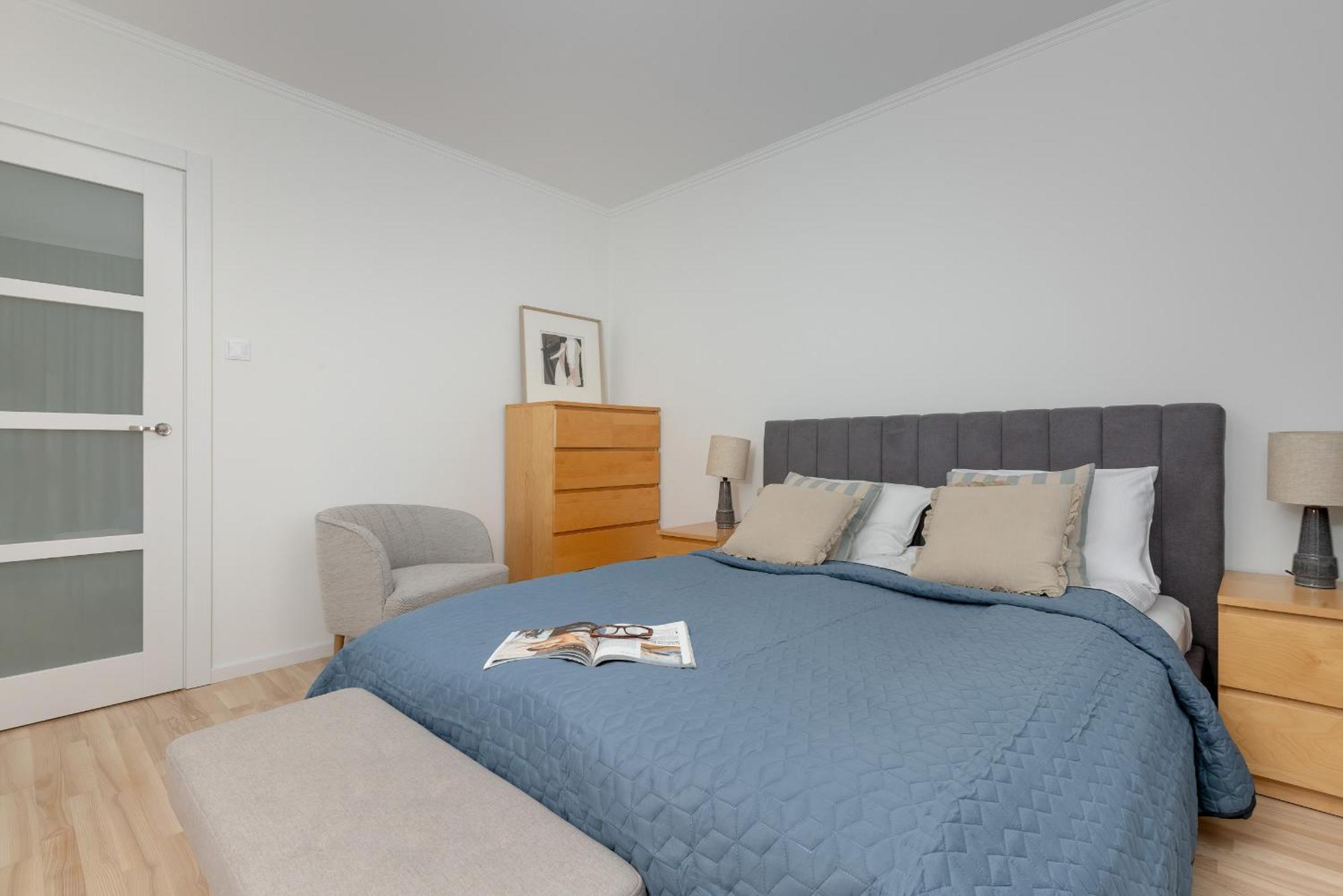 Two Bedroom In With Desk For Remote Work And Bathtub By Renters * Gdansk