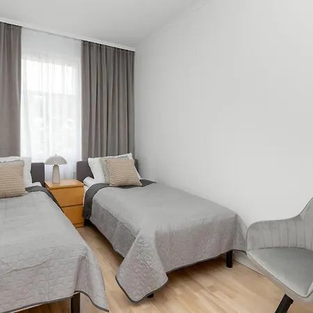 Two Bedroom Apartment In Gdansk With Desk For Remote Work And Bathtub By Noclegi Renters Exterior foto