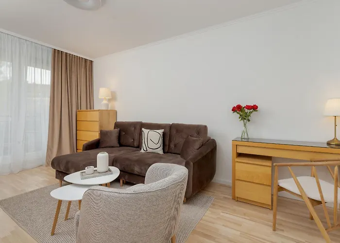 Two Bedroom Apartment In Gdansk With Desk For Remote Work And Bathtub By Noclegi Renters