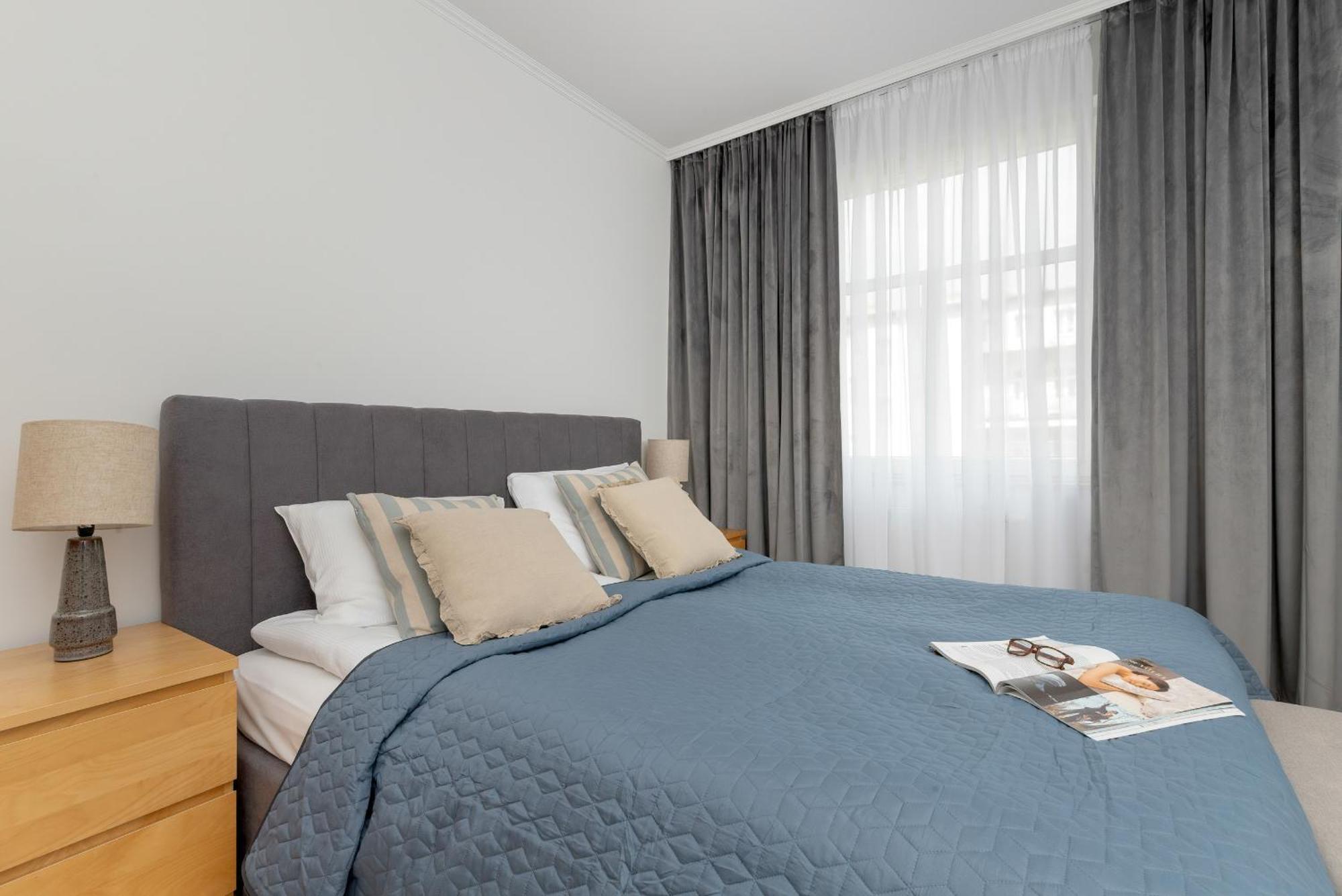Two Bedroom In With Desk For Remote Work And Bathtub By Renters Apartment